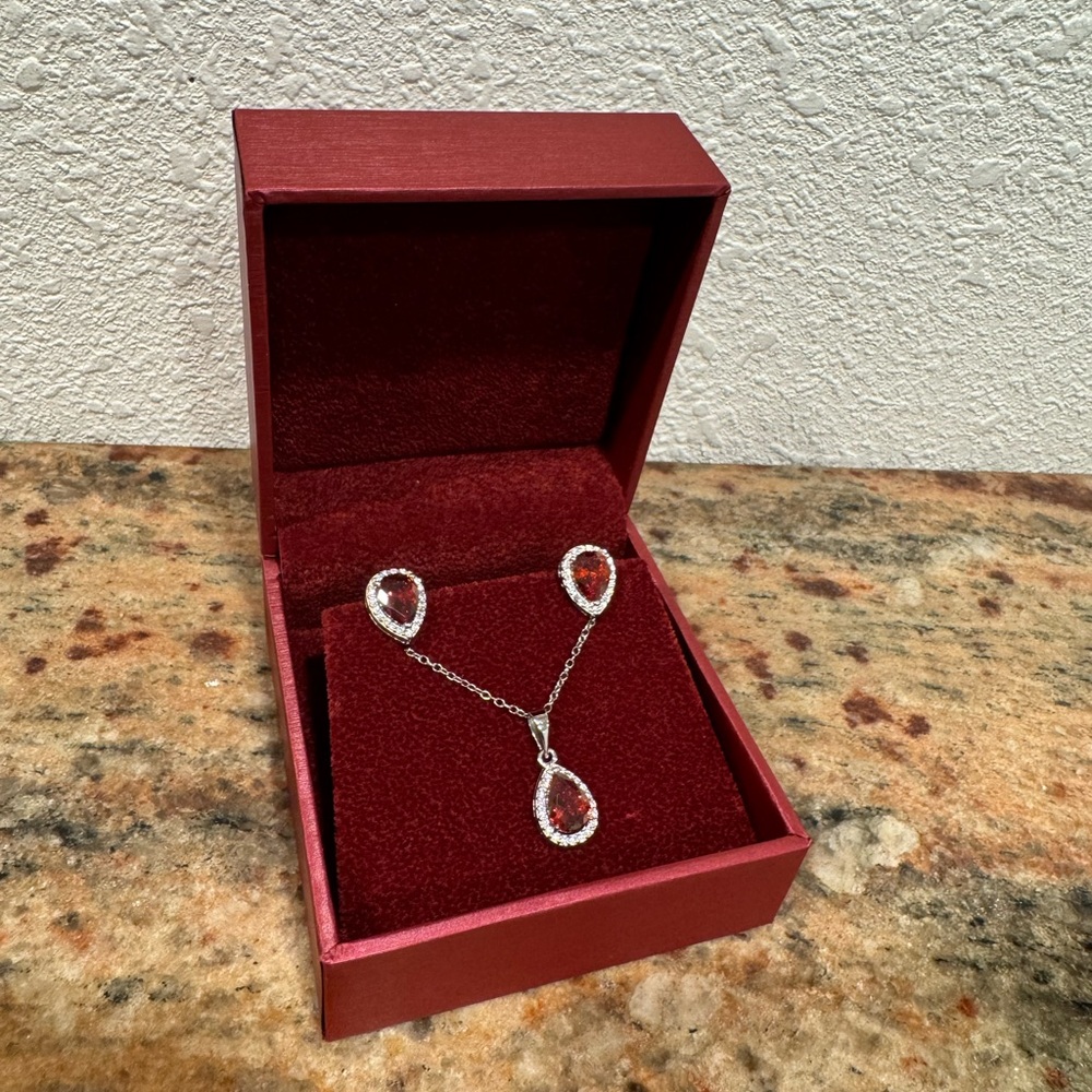 Elegant Silver Jewelry Set